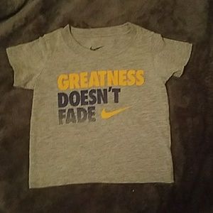 NIKE T-shirt
